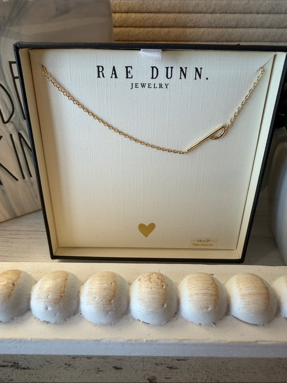 ⭐️ Rae Dunn Gold Tone Letter “P” Necklace